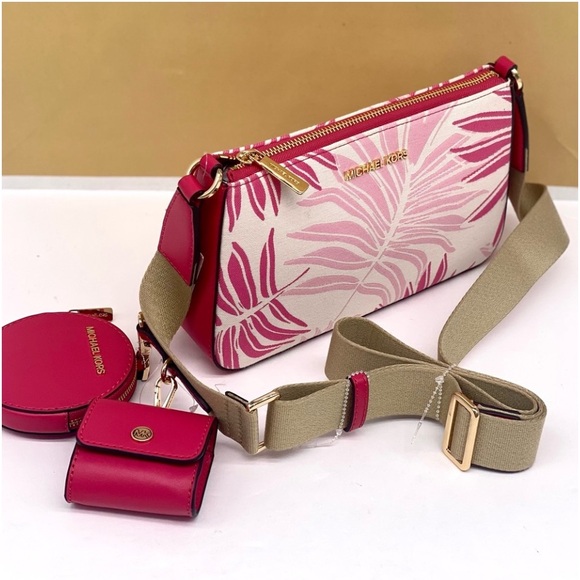 Michael Kors Crossbody
with Tech Attached - Picture 8 of 14